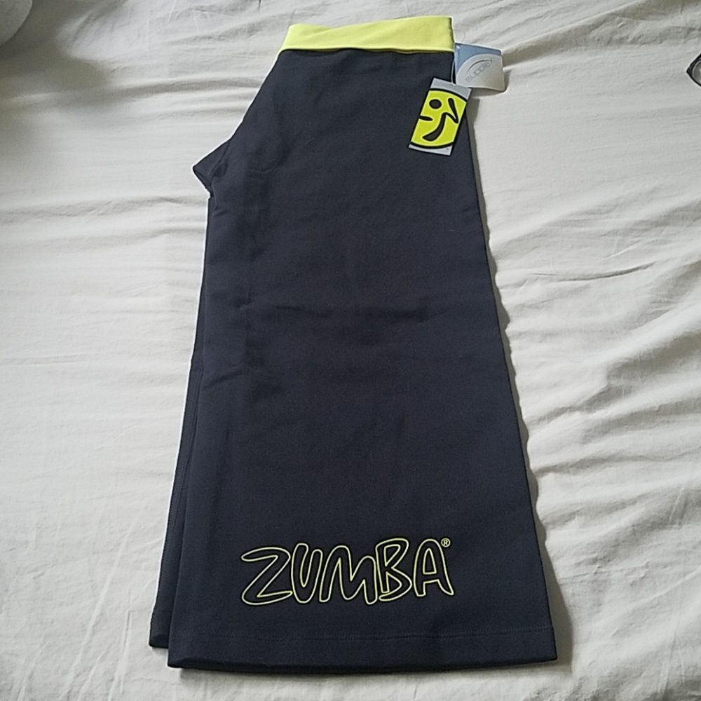 FLASH SALE!! New w/tags Zumba Fitness Flash Flare Capri Size S
